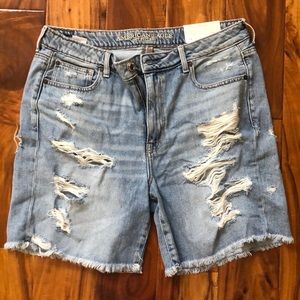 Women’s Distressed jean shorts💙